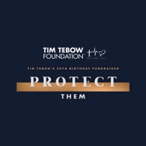 Tim Tebow shares stories of hope at fundraiser