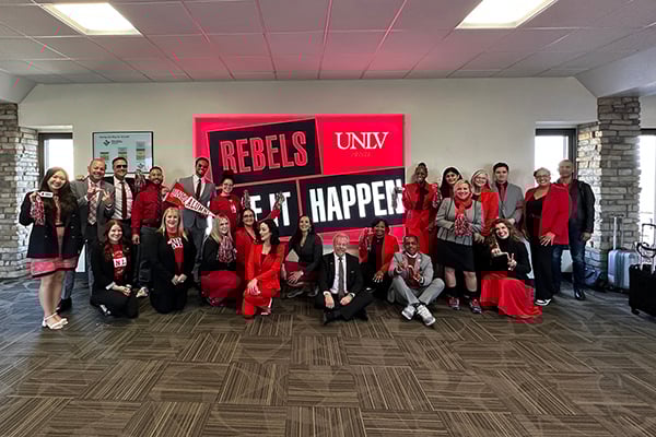 A group of UNLV alumni and staff. 
